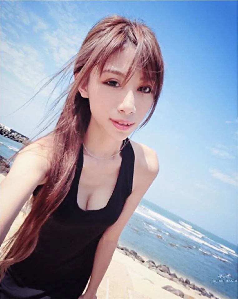 何允臻- 長腿C奶小蠻腰性感美照大放送 11