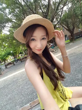 陳逸婕Tina- 32C長腿車模私房照