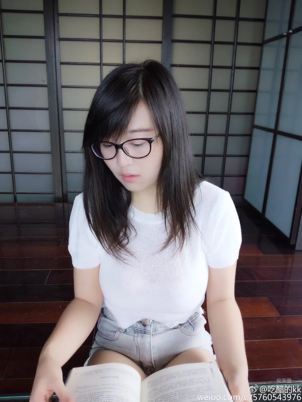 吃醋的kk- 絕對大胸美女主播私房照 8