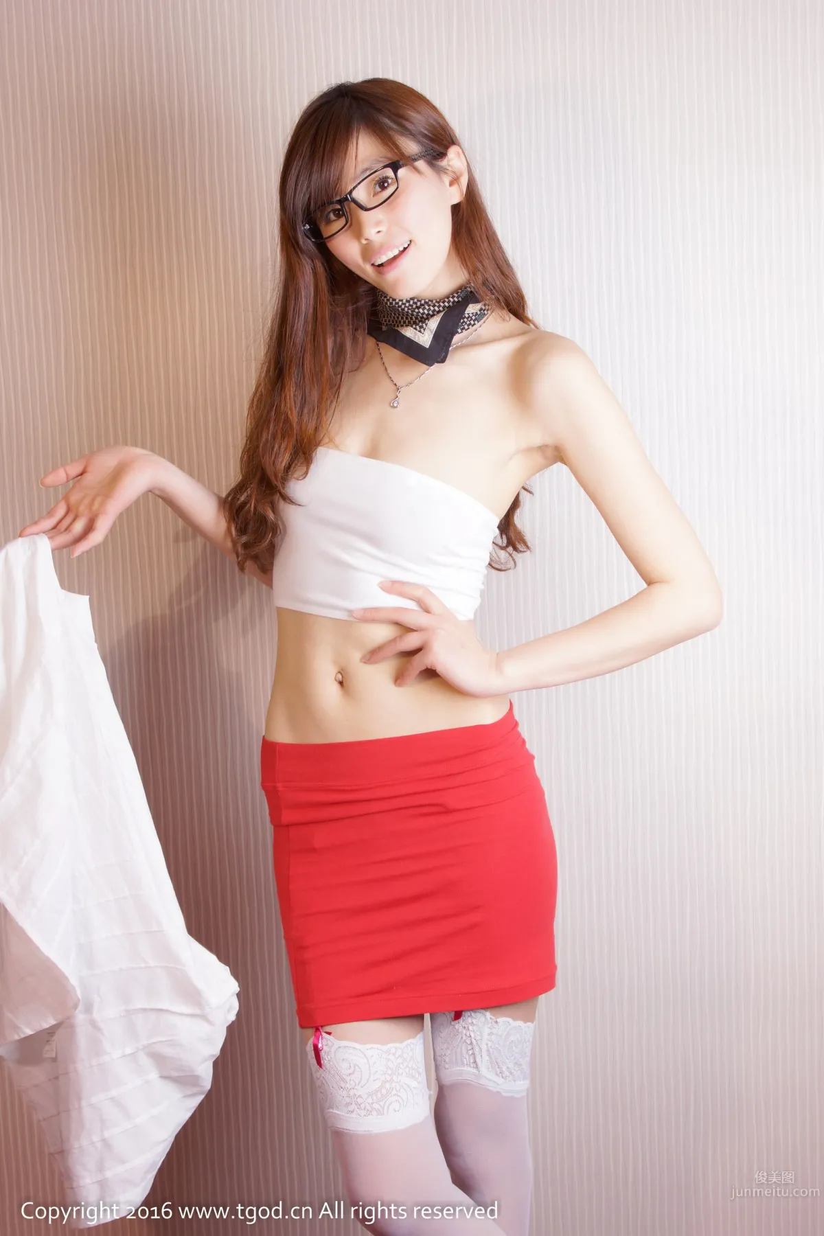 yoyo- [TGOD推女神] 禦姐誘惑小短裙 38