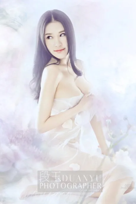 王夢瑤Aimee- 香豔美臀勾魂寫真 16
