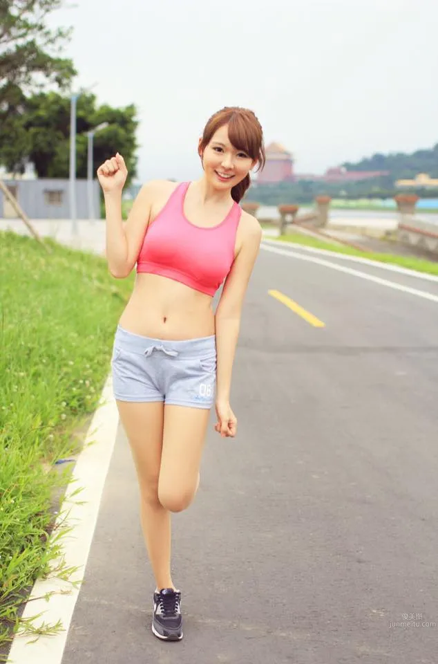 Lisa莉莎- 32D可愛正妹海量私房寫真 14