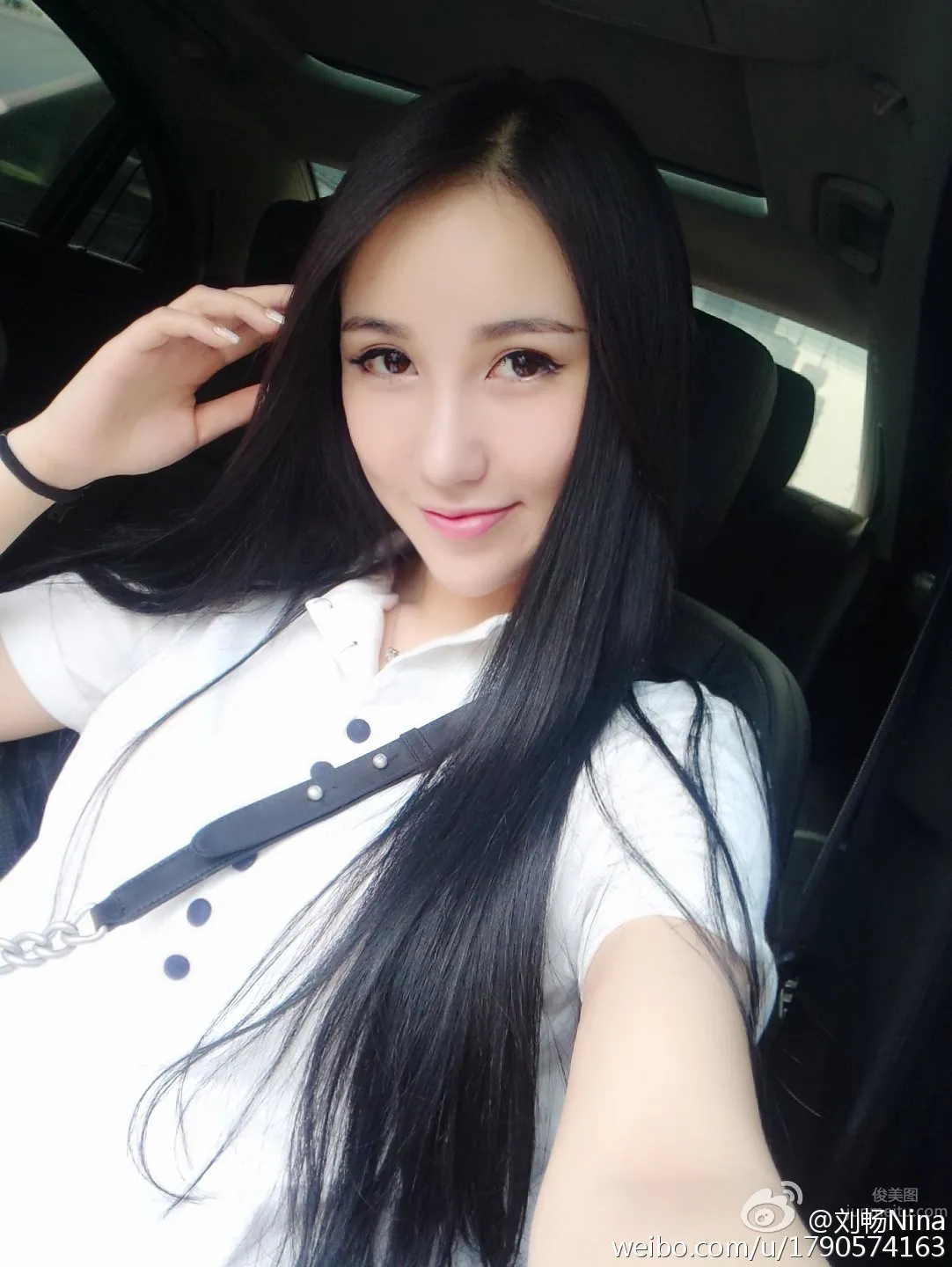 劉暢Nina- 顔值超高的麻豆私房照 4
