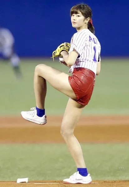 稻村亞美- 美腳全開！神之開球式 29
