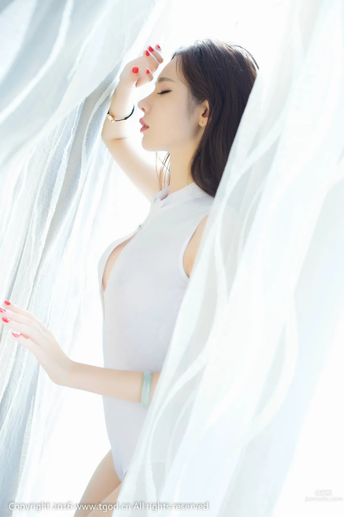 萌琪琪- [TGOD推女神] 淡妝濃抹總相宜 56