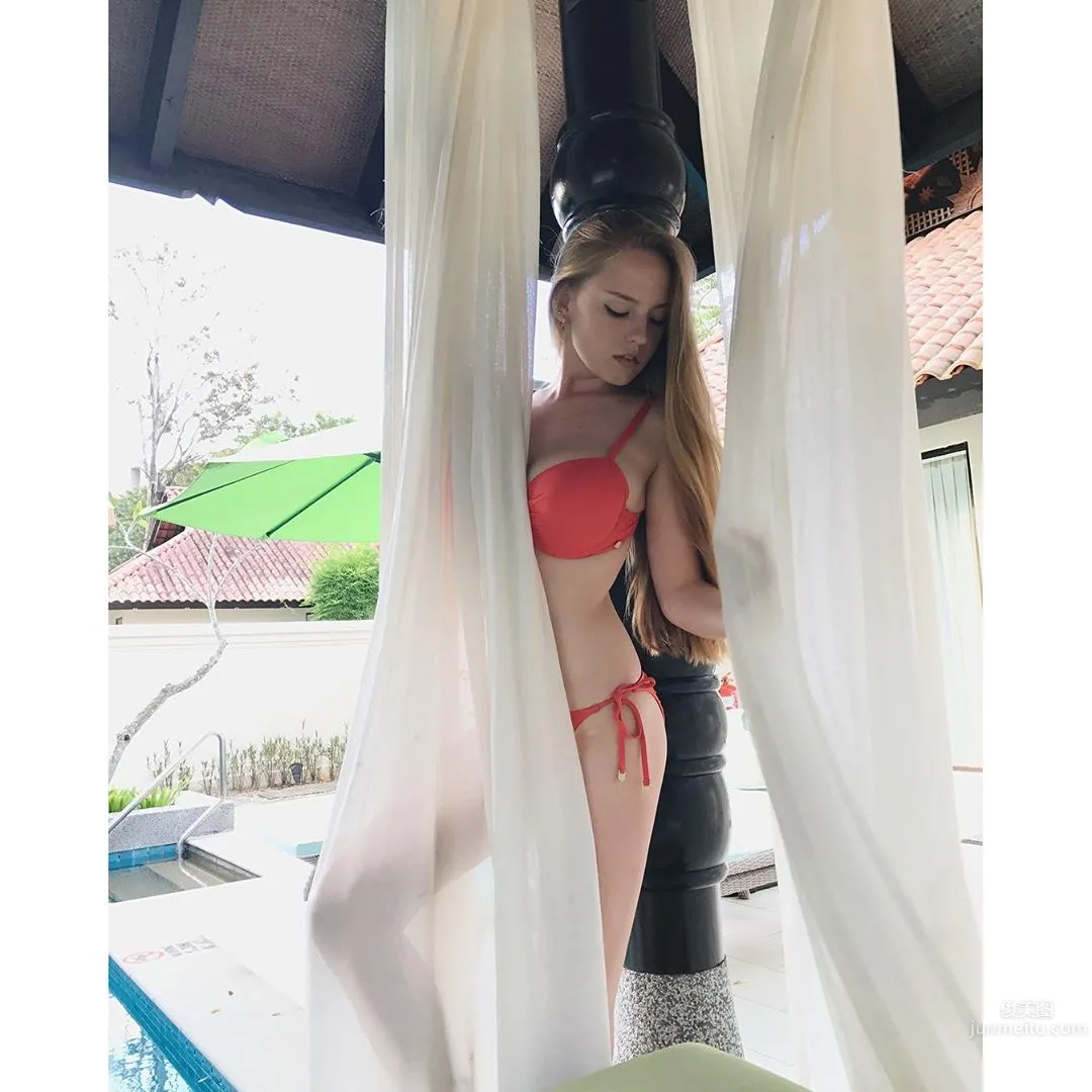Oksana Neveselaya- 全球最性感數學老師海量私房照 43