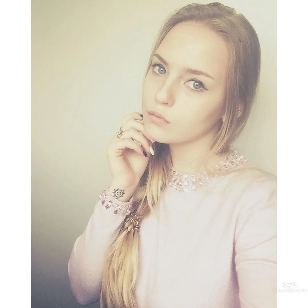 Oksana Neveselaya- 全球最性感數學老師海量私房照 22