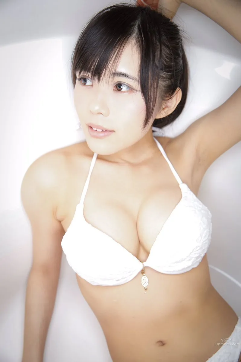 田中みか- 雪肌膚派美少女大膽寫真 21
