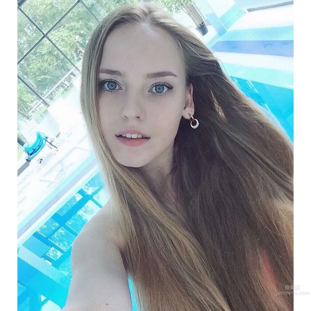 Oksana Neveselaya- 全球最性感數學老師海量私房照 30