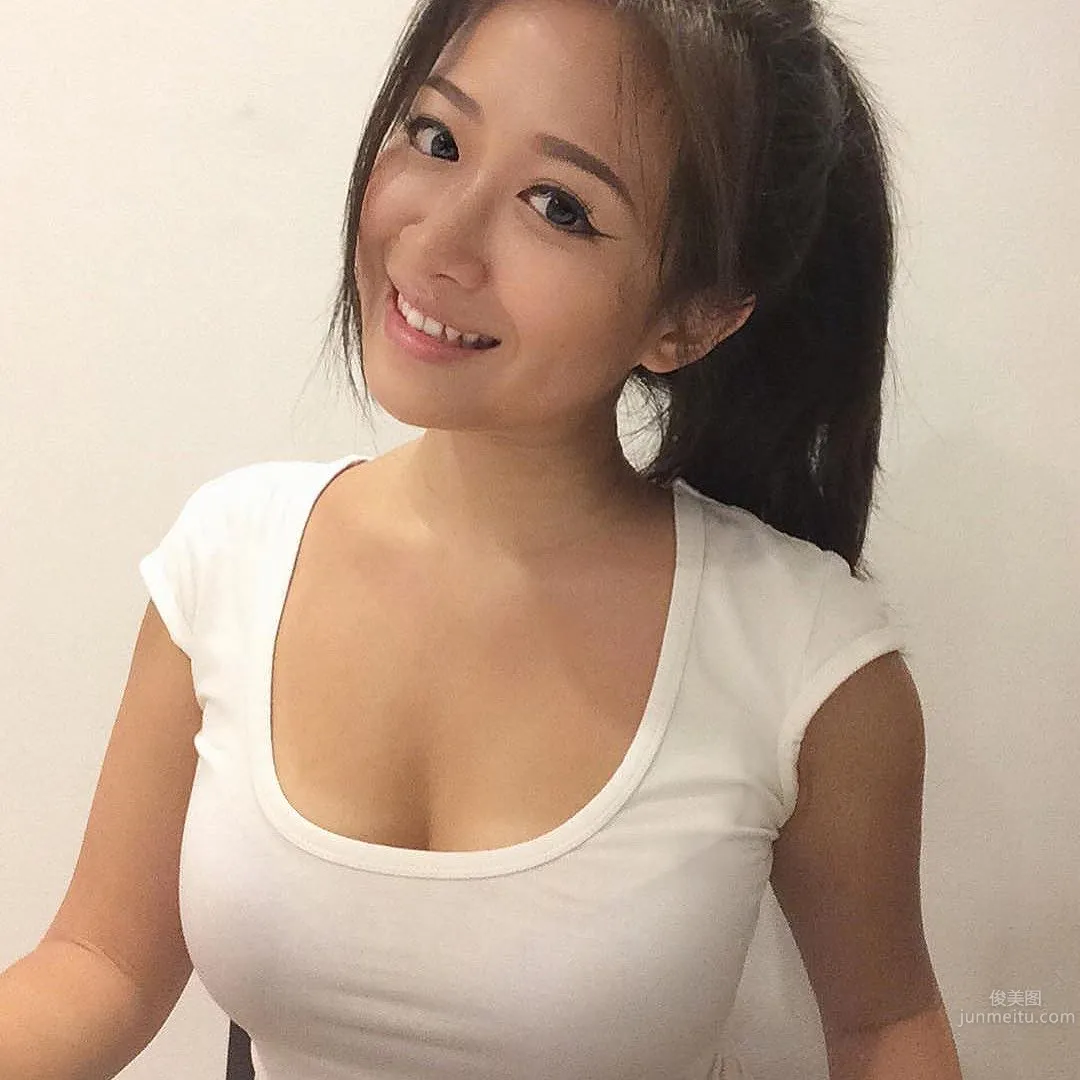 Anna En- 新加坡正妹化妝師身材太「兇」狠 26