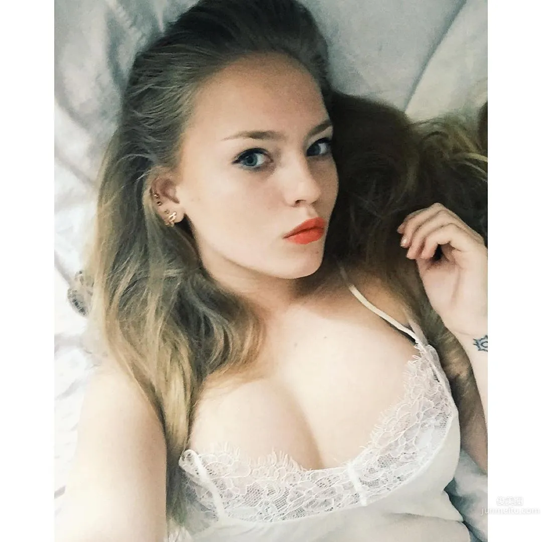 Oksana Neveselaya- 全球最性感數學老師海量私房照 18