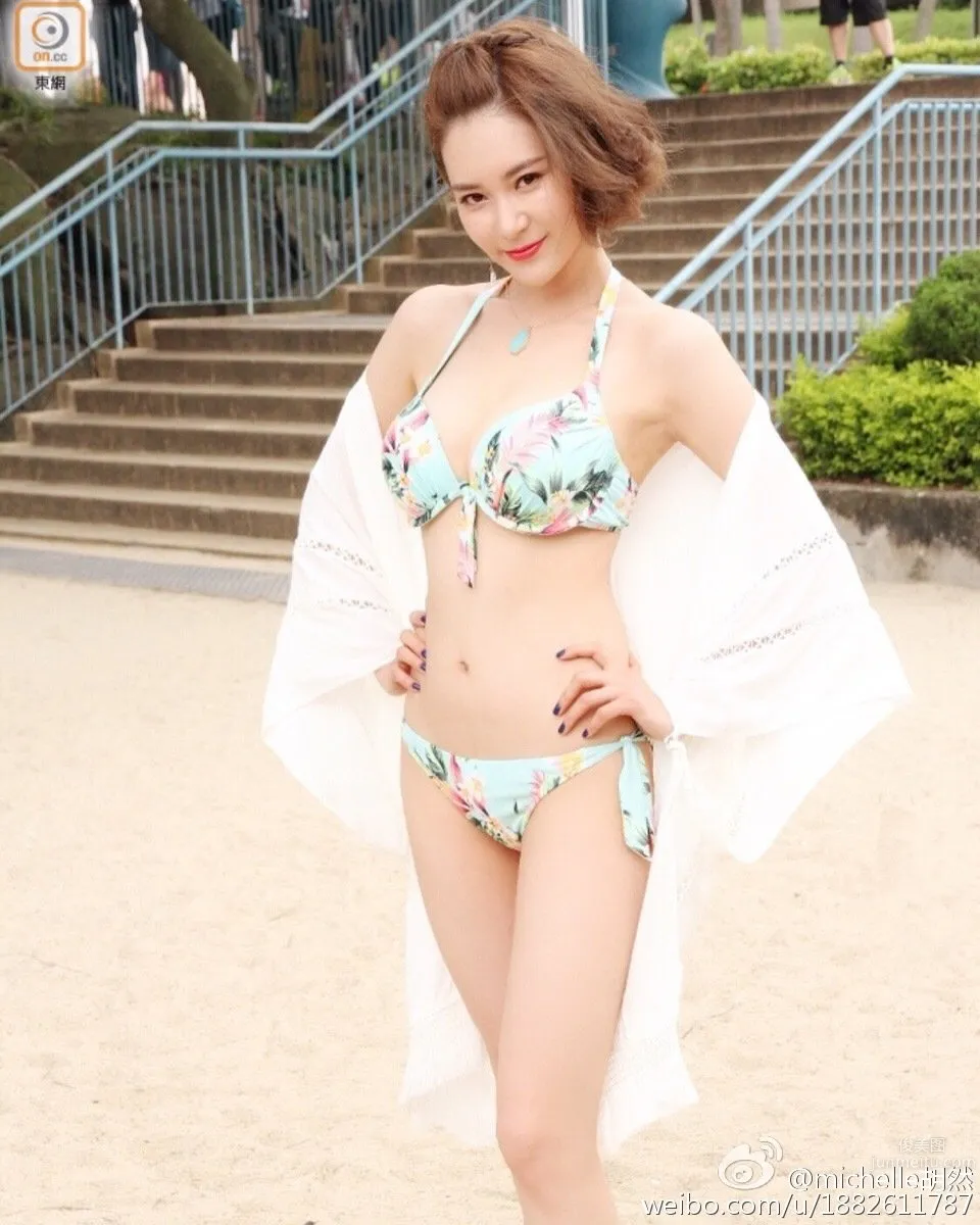 胡然- 短發氣質美女微博私房照 4