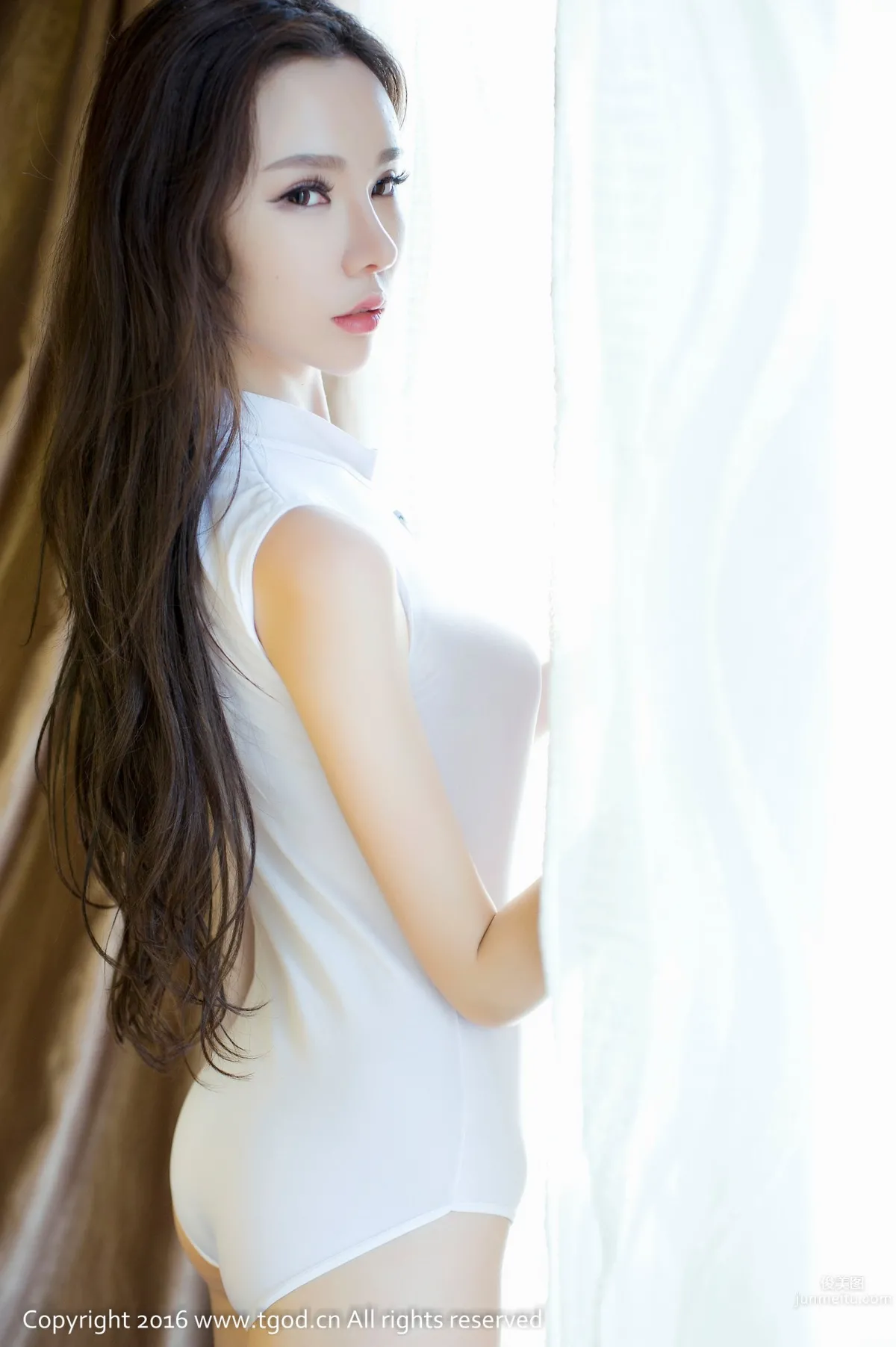 萌琪琪- [TGOD推女神] 淡妝濃抹總相宜 49