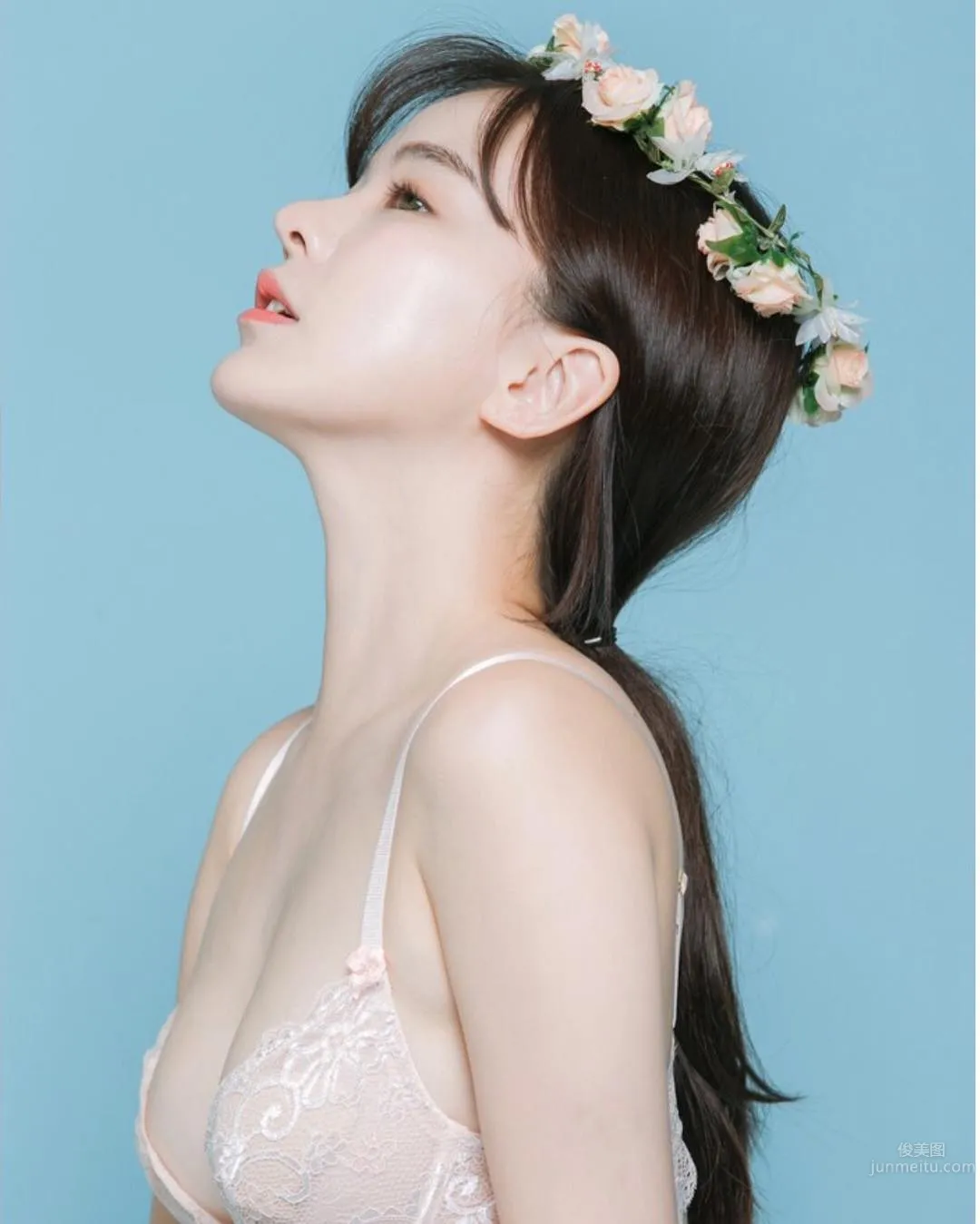 Ha Neul- 南韓雪肌女神IG私房美照 25