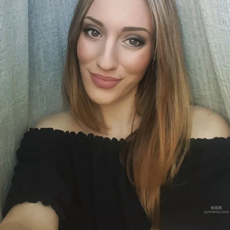 Anna Korakaki- 希腊射击女神抖胸妹_7
