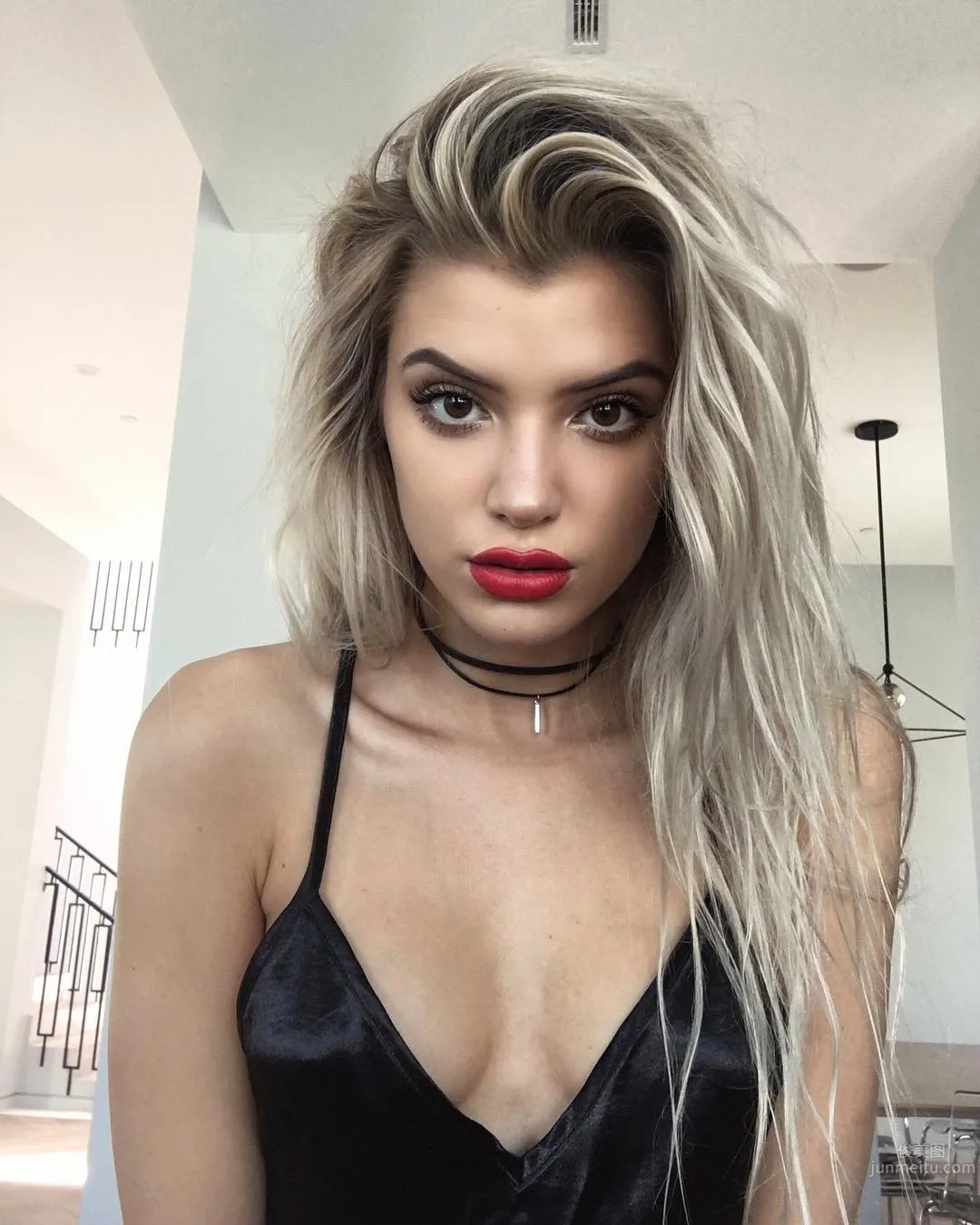 Alissa Violet- 最火辣的美國搞笑藝人 32
