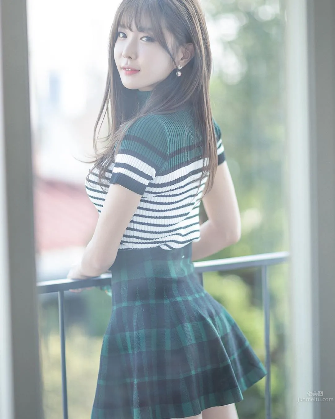 許允美(Heo Yun Mi)- 顔值逆天車模私房照 19