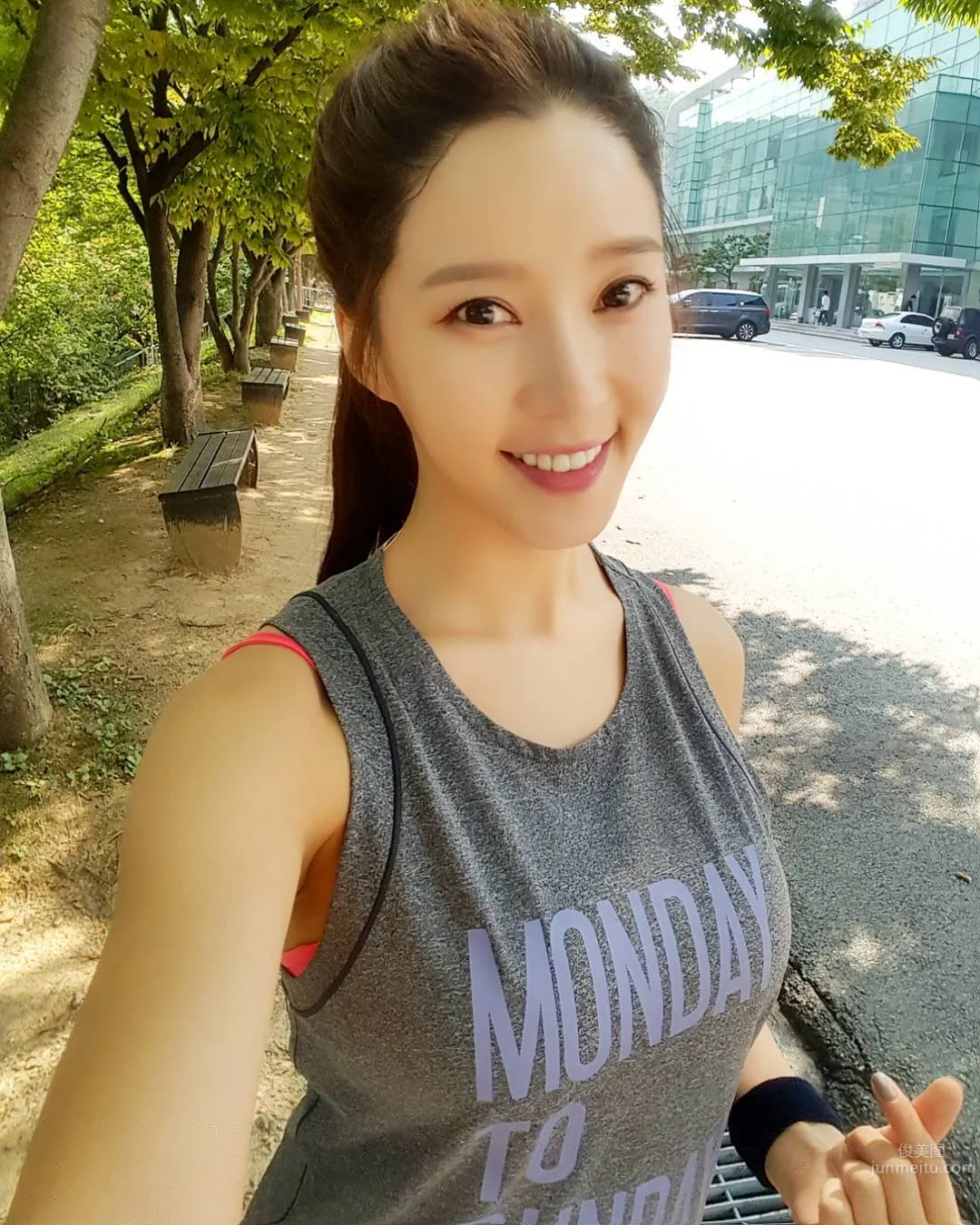 雷楊(레이양)- 美貌與氣質兼備的健身教練 23