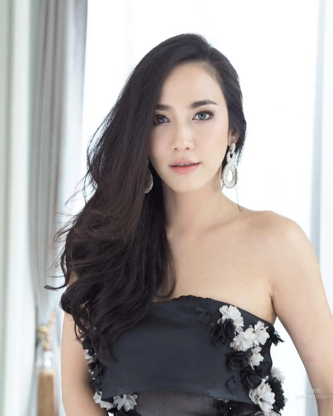 Patchrapa Chaichua- 集美丽、性感于一身的泰国演技派一姐_8