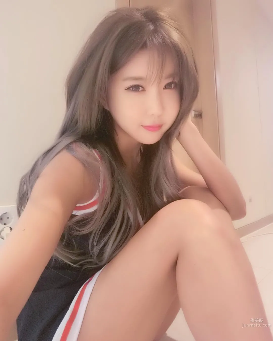 許允美(Heo Yun Mi)- 顔值逆天車模私房照 47