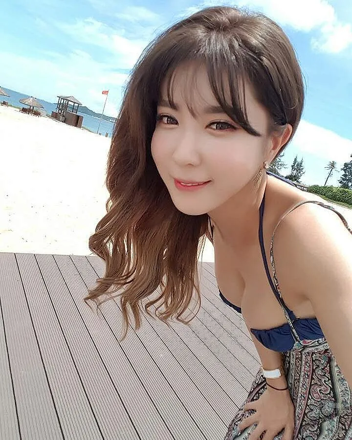 許允美(Heo Yun Mi)- 顔值逆天車模私房照 16