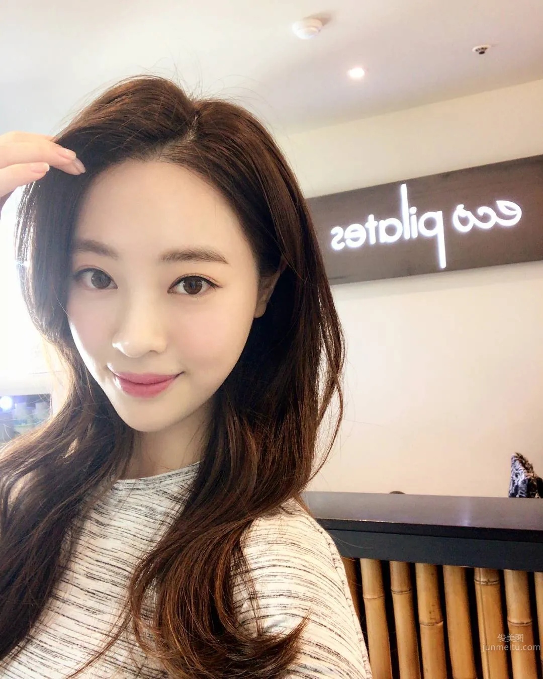 梁定原- 氣質瑜伽美女私房照 17