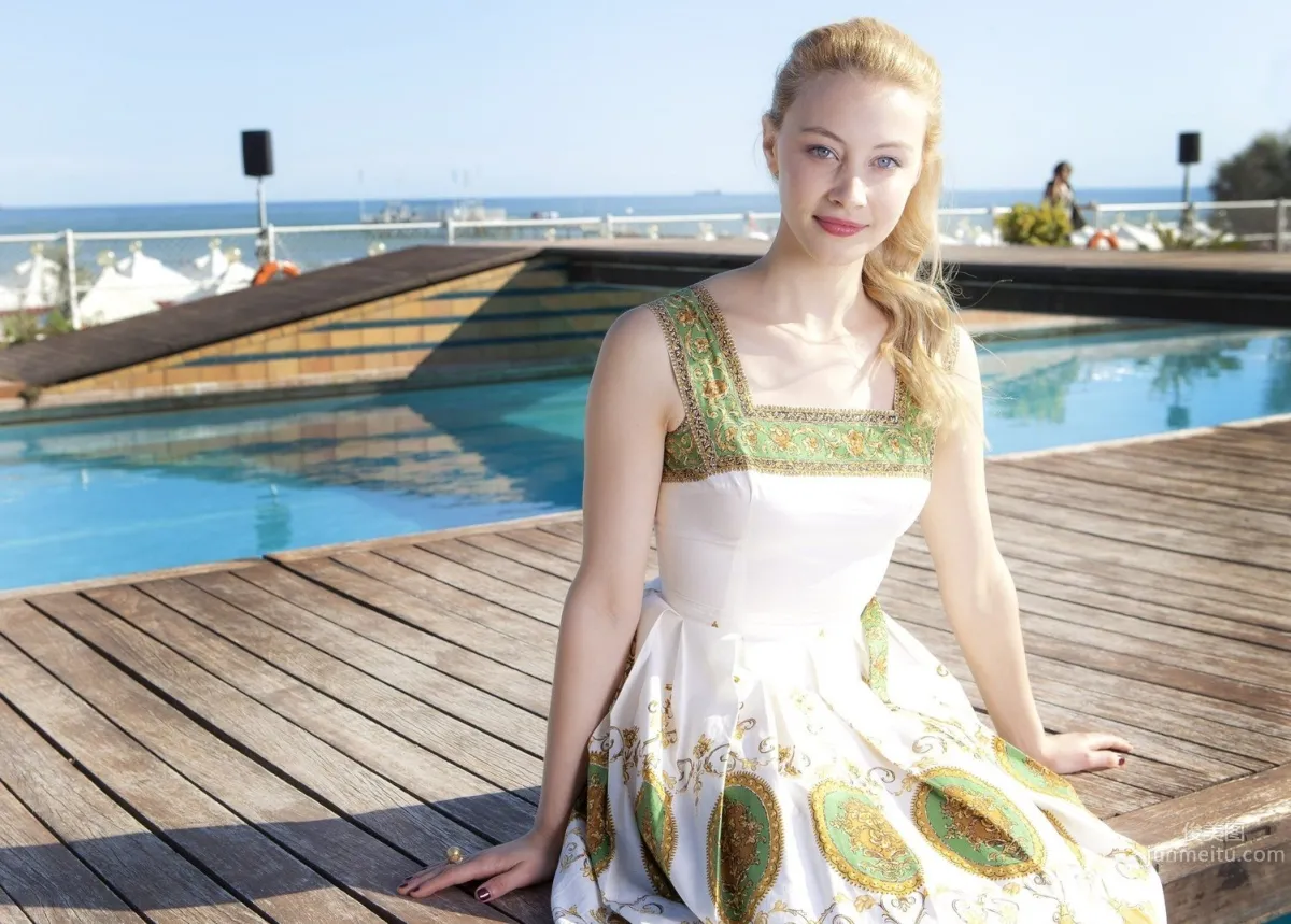 莎拉·加顿(Sarah Gadon)- 加拿大女神私房照_2