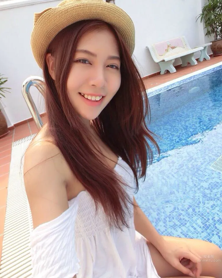 Flora Lee Mei Yun- 大馬虎牙妹極緻S曲線私房照 2
