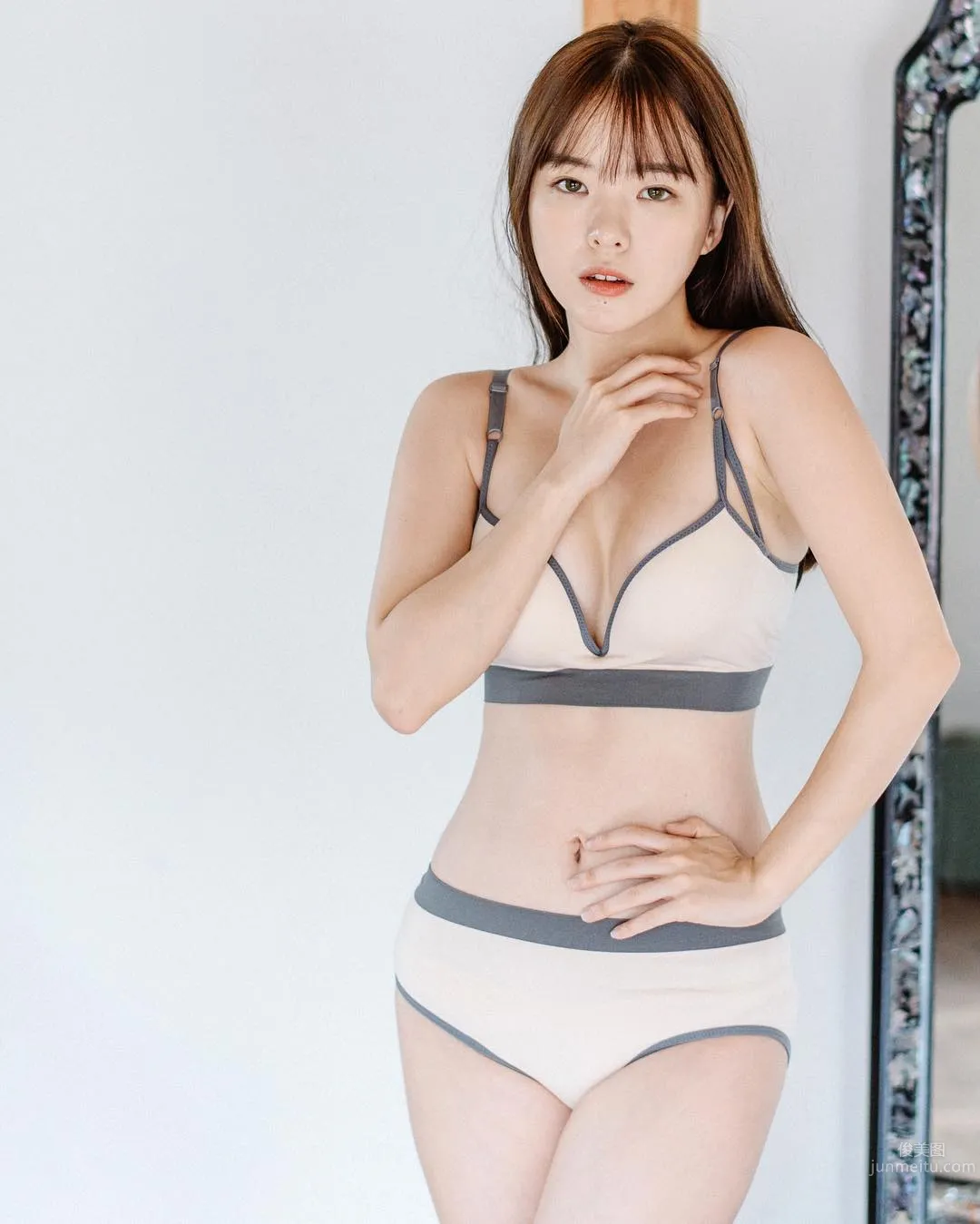 Ha Neul- 南韓雪肌女神IG私房美照 8