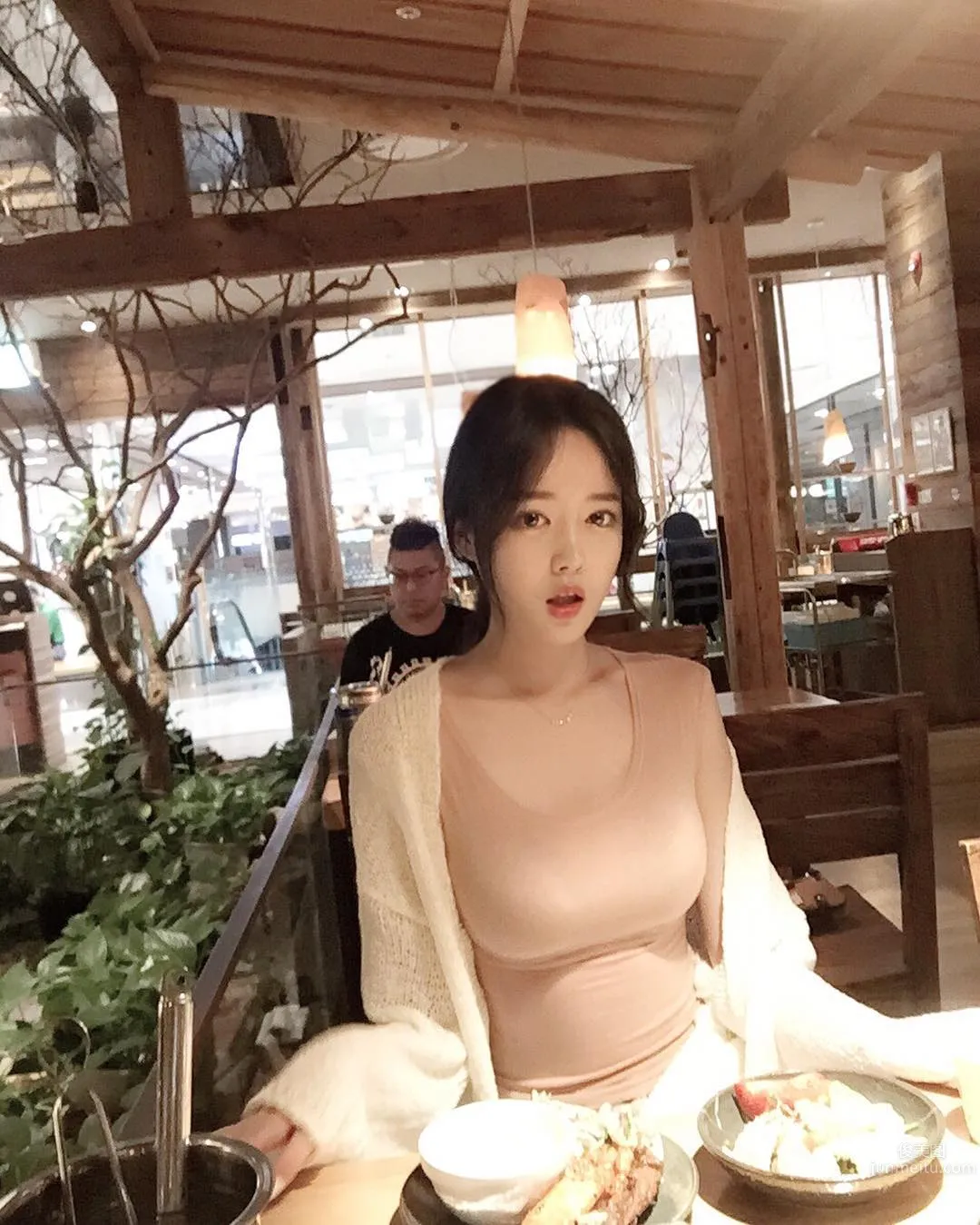 윤혜주- 小隻马露出深沟雪白超诱人_9