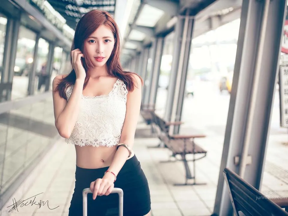Abbie Huang- 台灣美腿辣模設計師 21