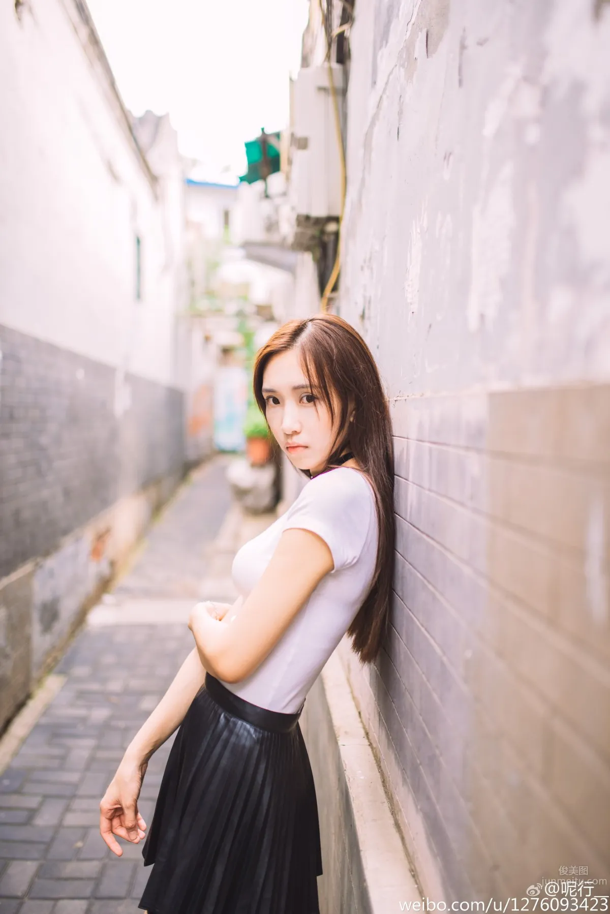 呢行- 青澀妹子超養眼外拍寫真 10