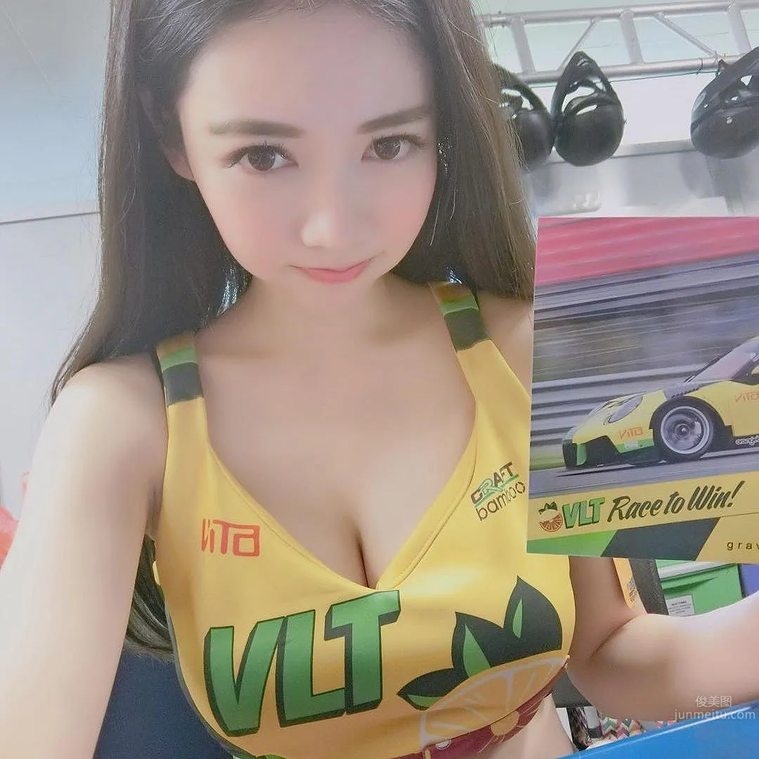 翁圓(WengYuan)- 滑嫩美腿和小兇溝的絕美組合 18
