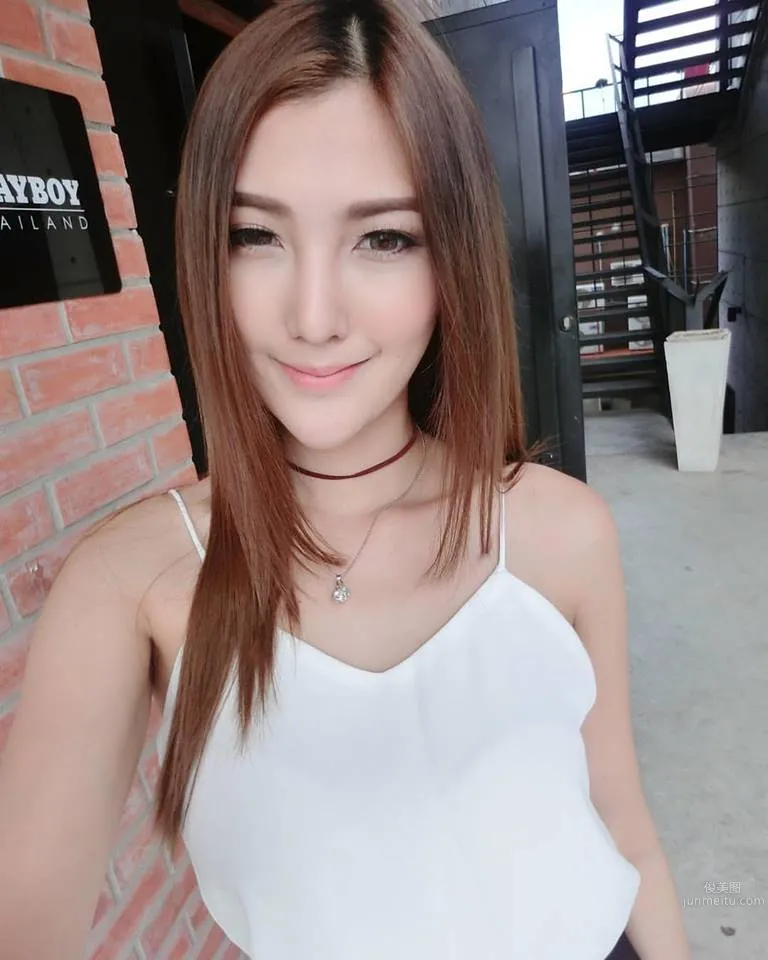 Ployfon Jeeraporn- 性感火辣的兔女郎 8