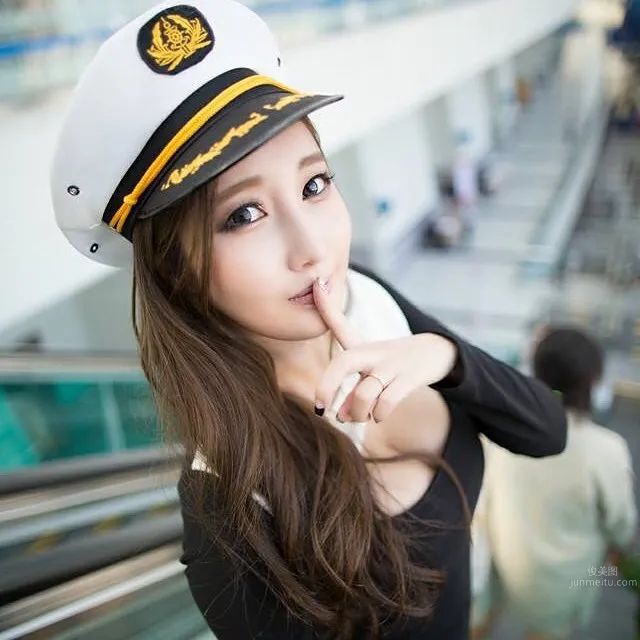 申世河(신세하)- 顔值驚豔的南韓賽車女王 3