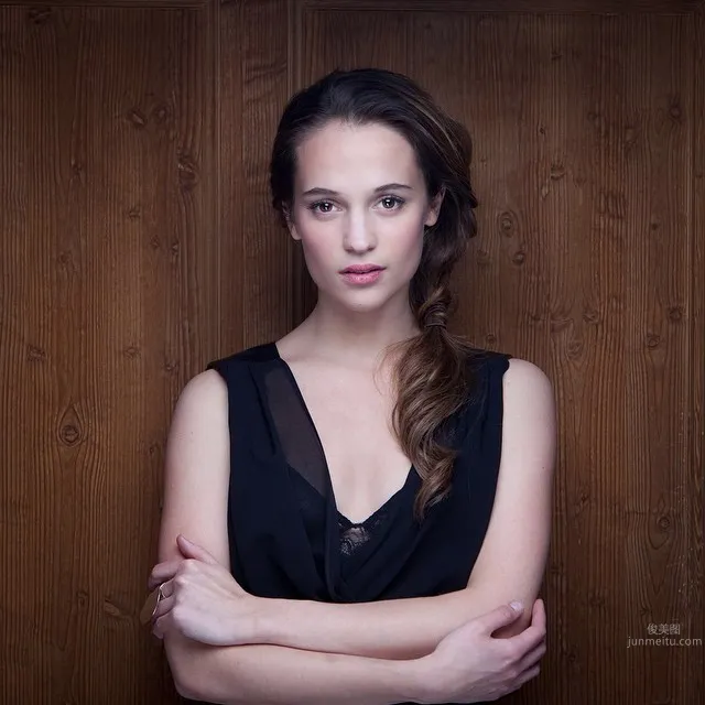 Alicia Vikander- 瑞典第一美人私房照_0