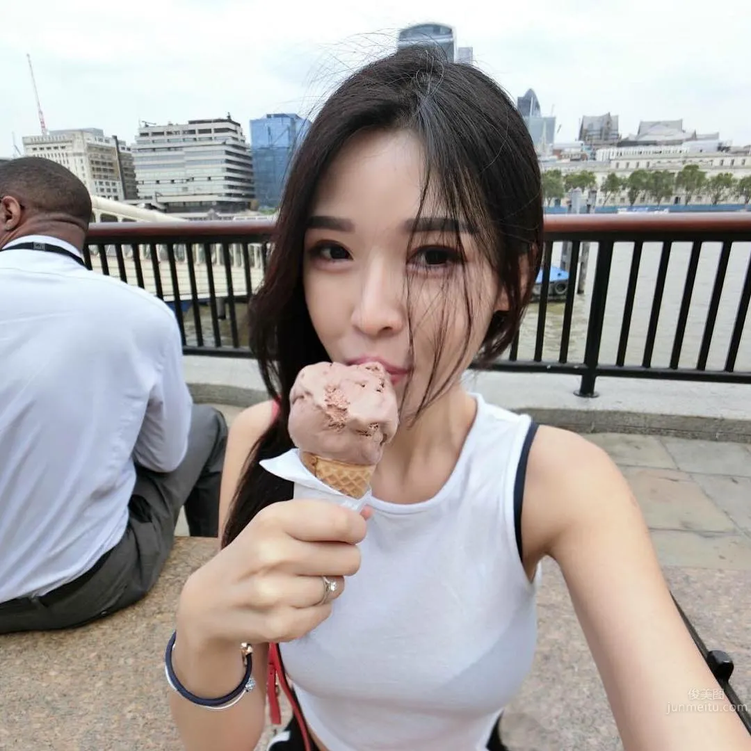 Tong Lee Yann- 首位公開賣情趣用品的大馬正妹 23