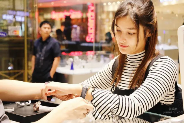 Liza Soberano- 全球最美臉蛋的菲美混血模特