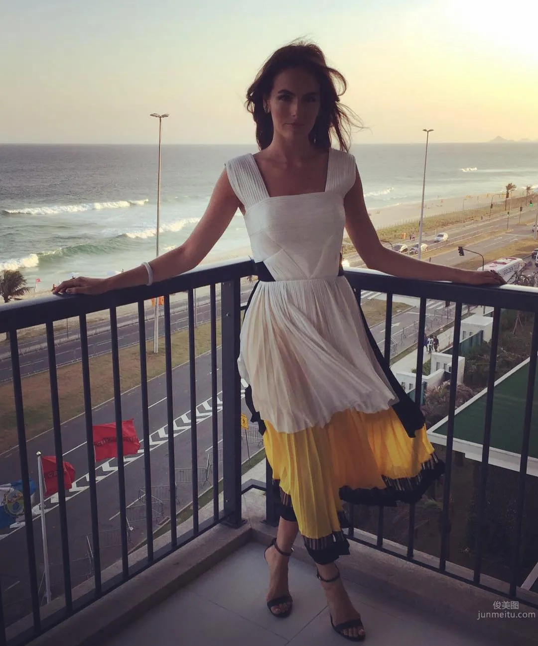 Camilla Belle- 美巴混血美女IG生活照 13