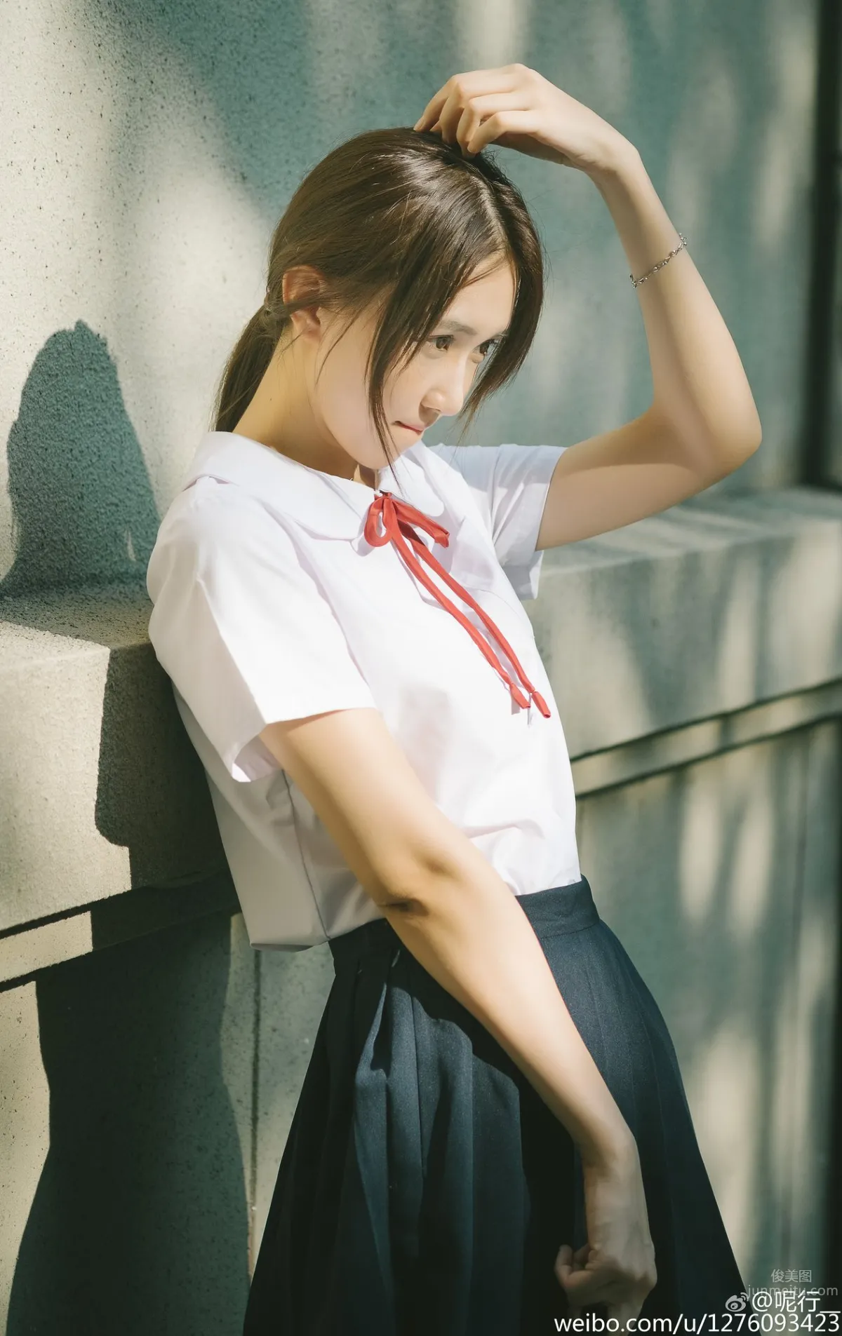 呢行- 青澀妹子超養眼外拍寫真 6