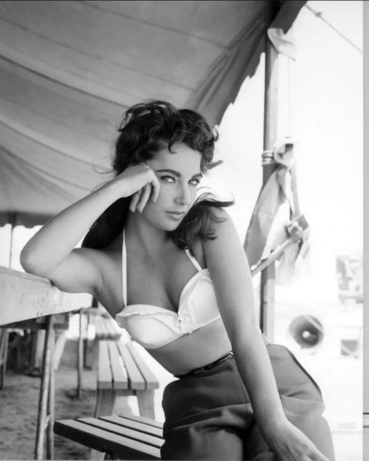 Camilla Belle- 美巴混血美女IG生活照 11