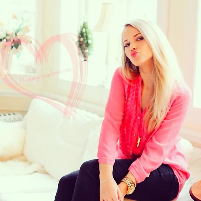 Emilie Nereng- 挪威第一才女私房照 2