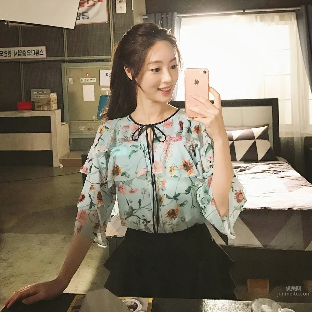 梁定原- 氣質瑜伽美女私房照 12