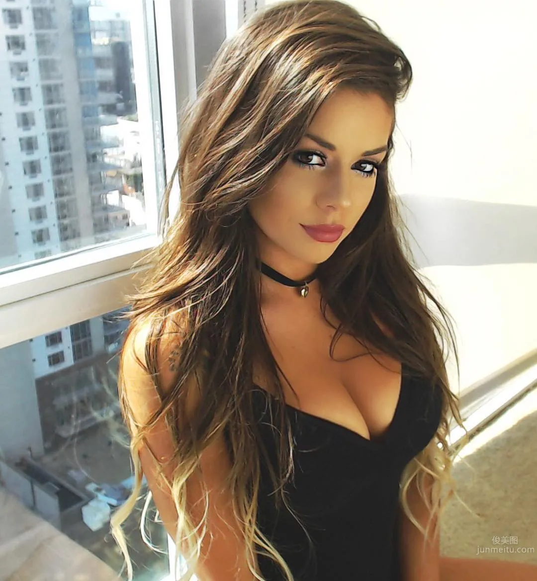 Juli Annee- 令全世界男人为之疯狂的翘臀私房照_39