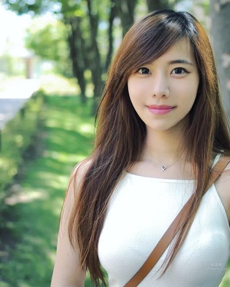 Honnie Huang- 天生麗質 清純美麗的女友風 12