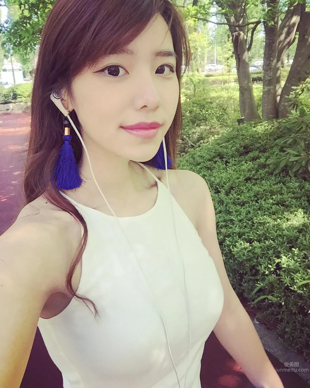 Honnie Huang- 天生麗質 清純美麗的女友風 11