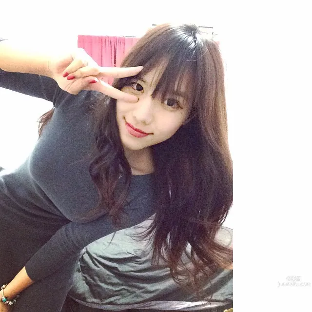 Honnie Huang- 天生麗質 清純美麗的女友風 22