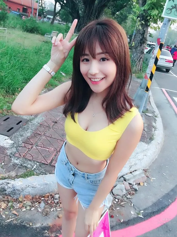 Hebbe Cheng- 高雄氧氣正妹比基尼私房照 25