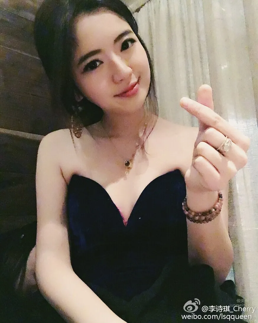 李诗琪- 大提琴美女私房照_7