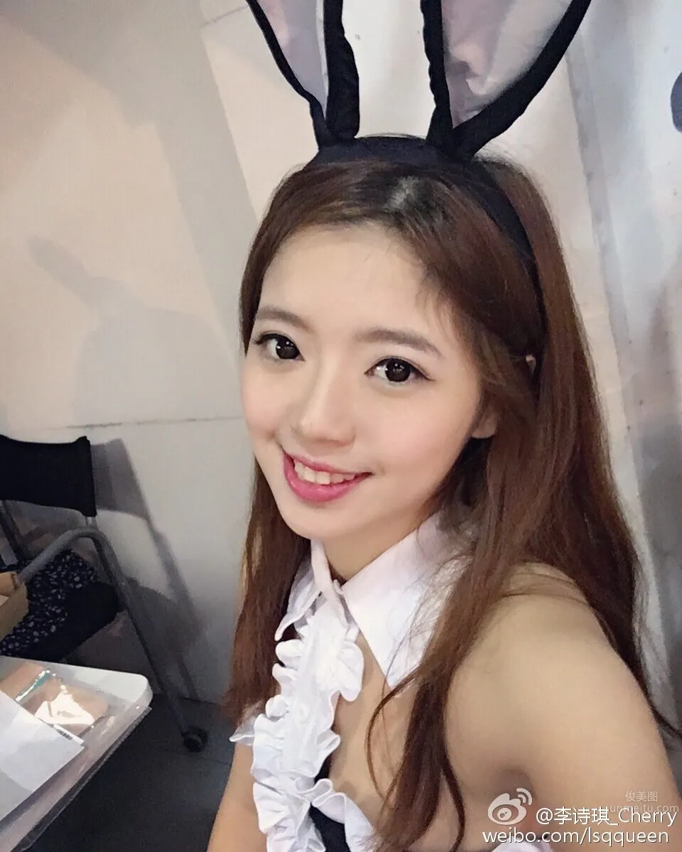 李诗琪- 大提琴美女私房照_1